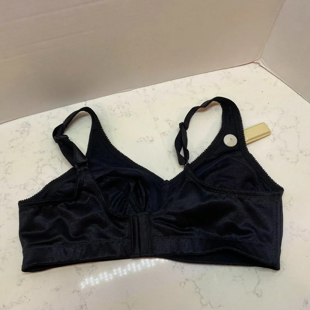 Exquisite Form Full-Coverage Bra - Picture 3 of 5